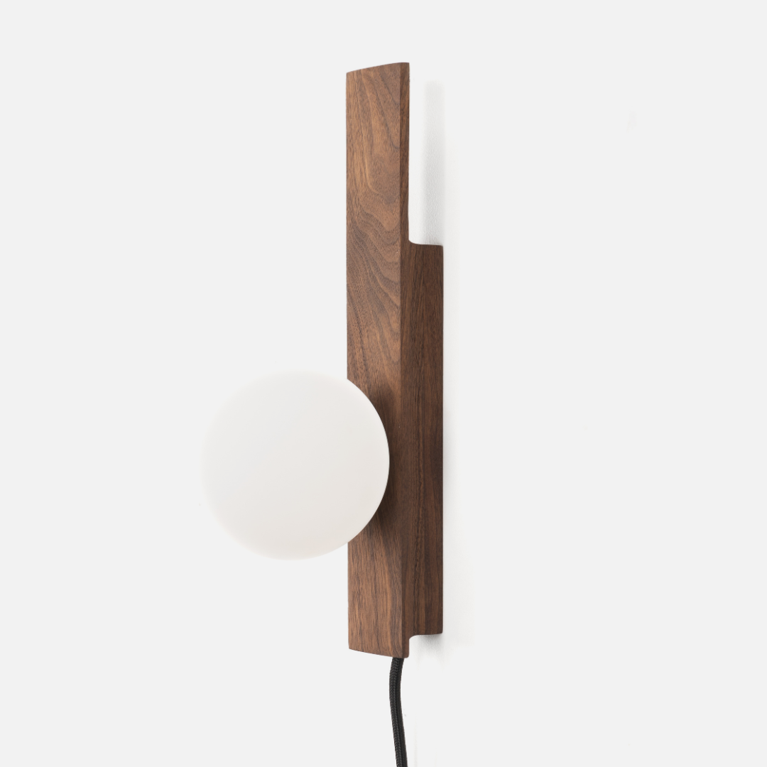 Linea Wall Lamp - Walnut