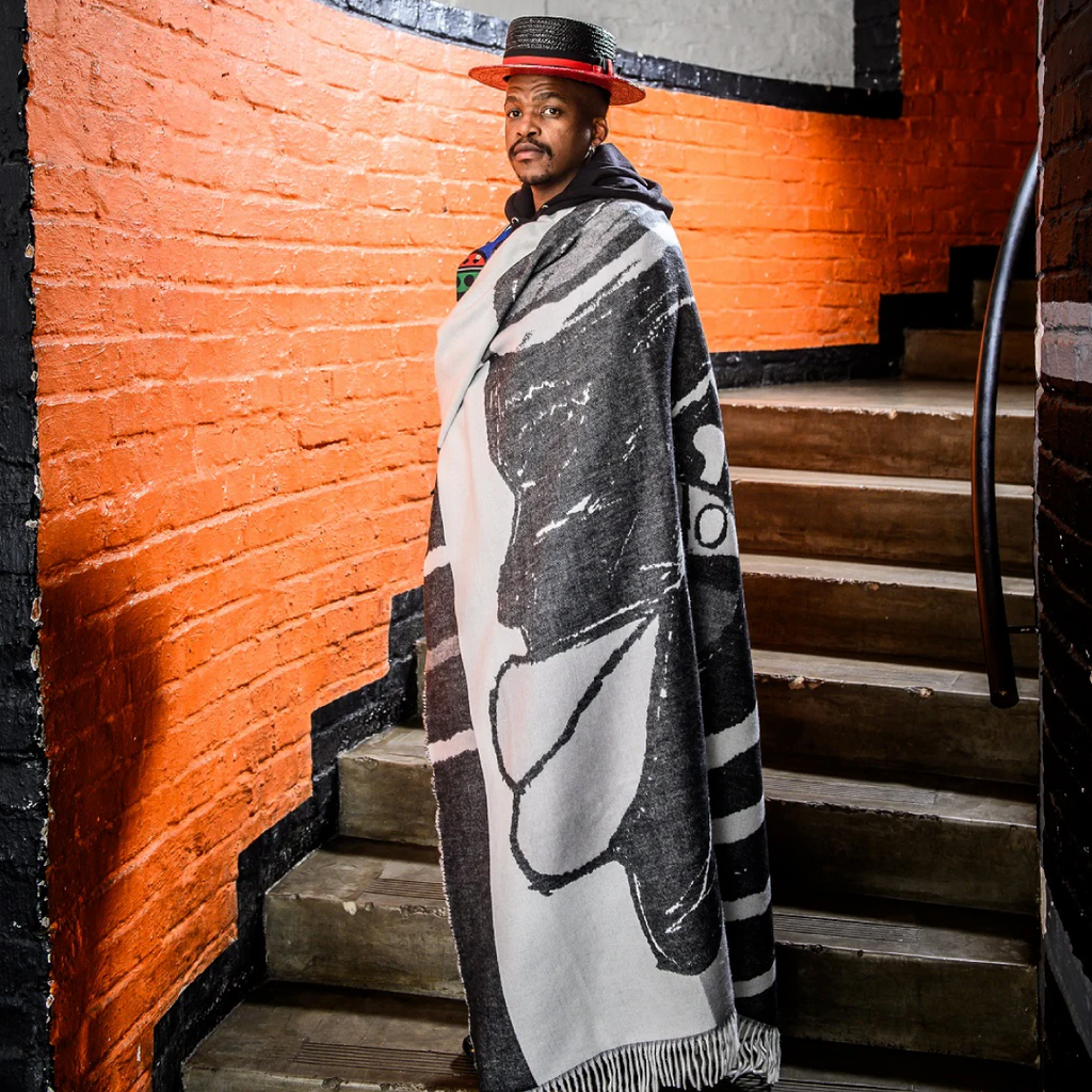 Isibusiso Sabaphansi Throw - Natural & Wild Dove