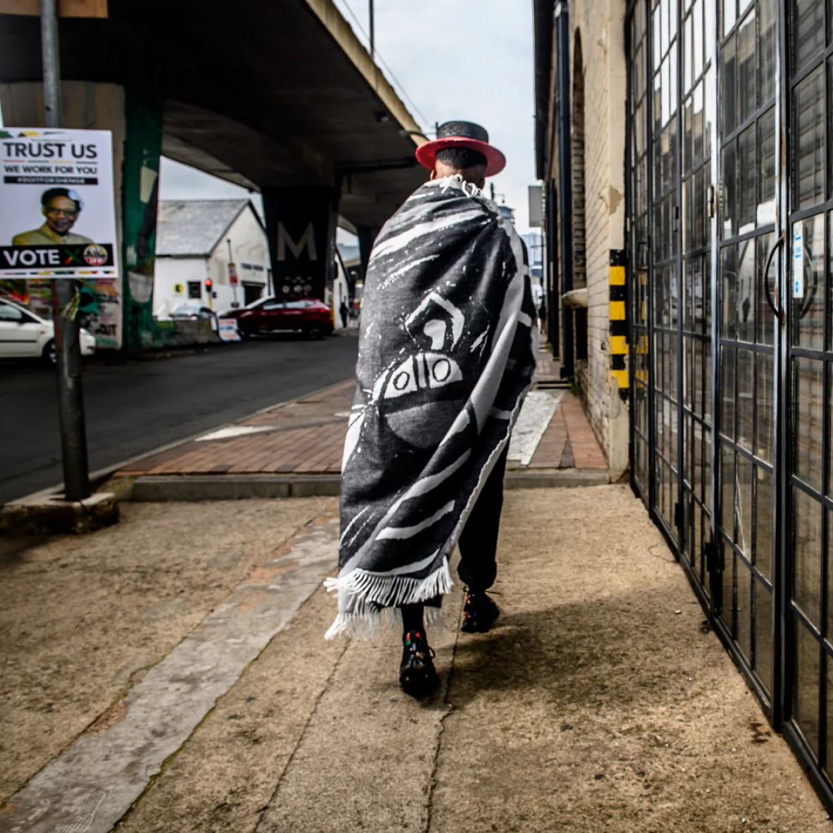 Isibusiso Sabaphansi Throw - Natural & Wild Dove