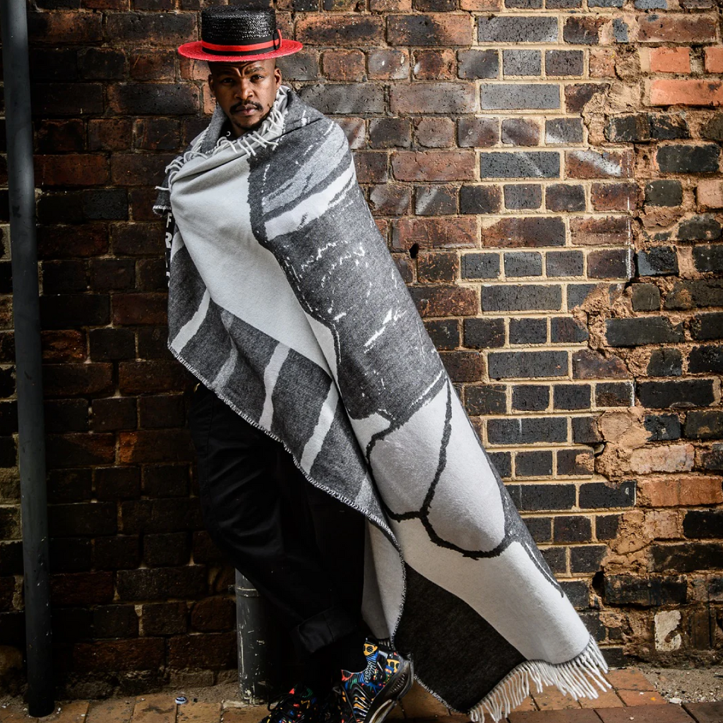 Isibusiso Sabaphansi Throw - Natural & Wild Dove