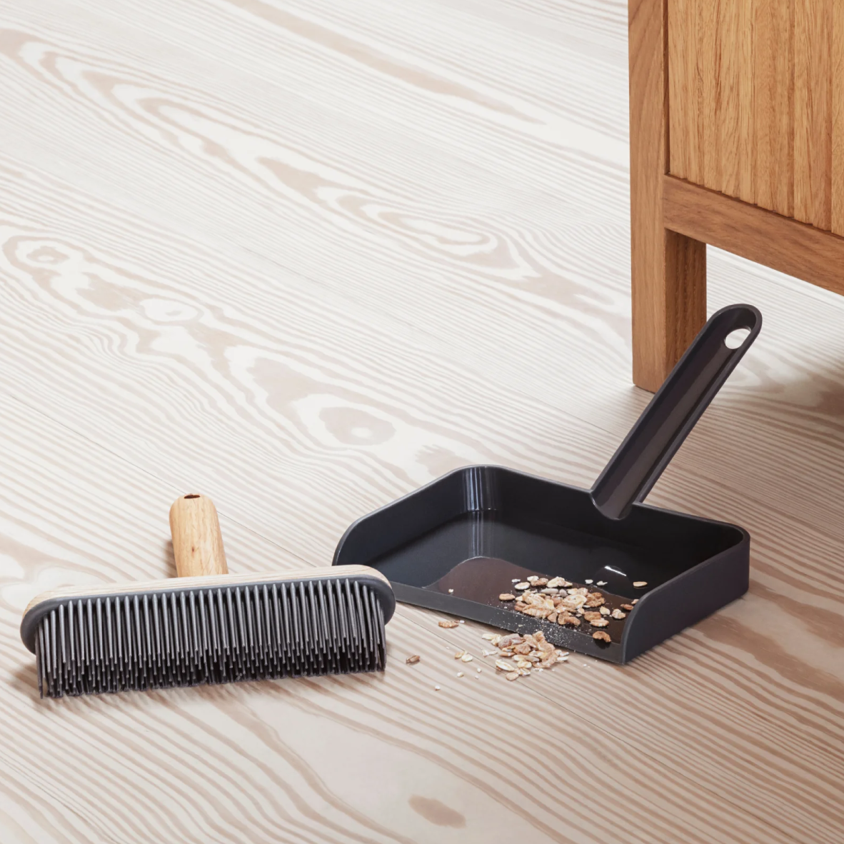 Dustpan & Brush Set