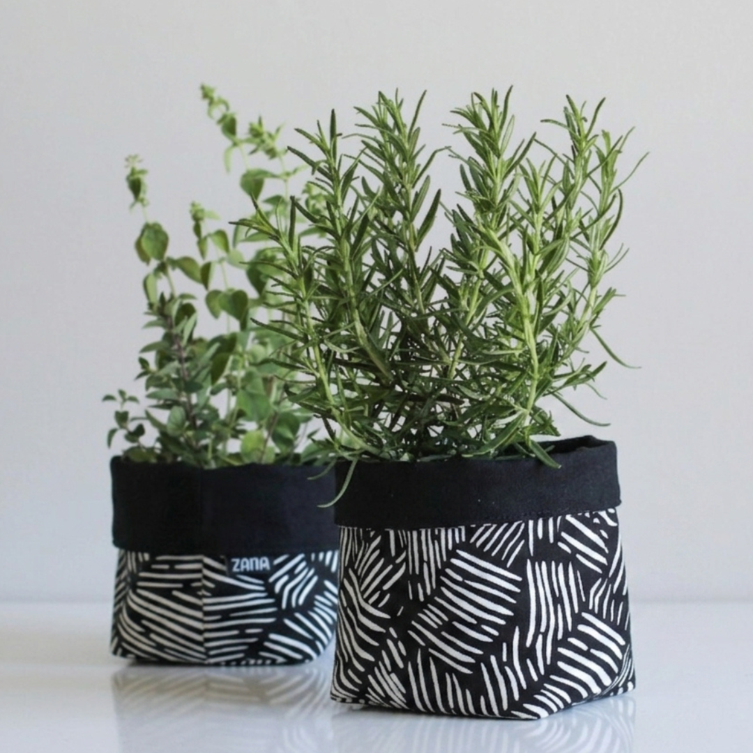Small Soft Pot - Lines Black