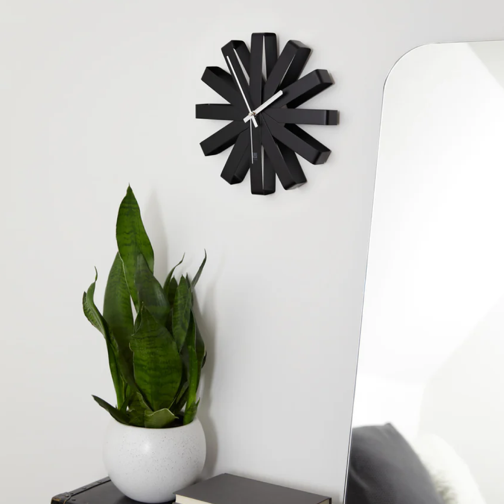 Ribbon Wall Clock - Black