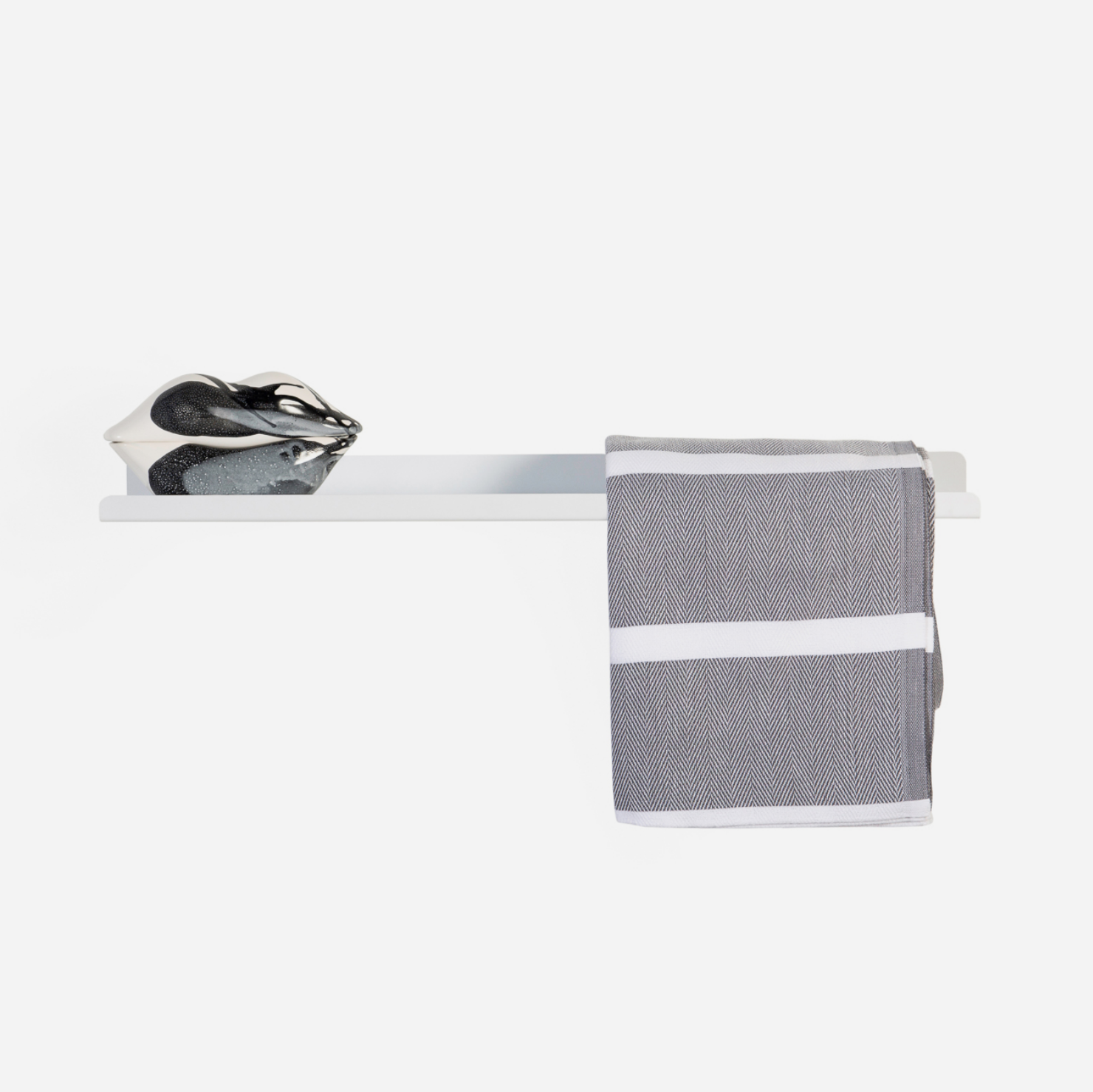 Lip Shelf Medium 700 - White