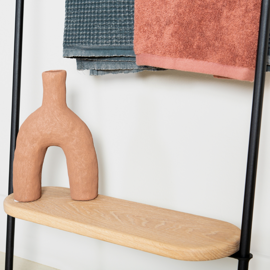 Lisa Leaning Towel Rack